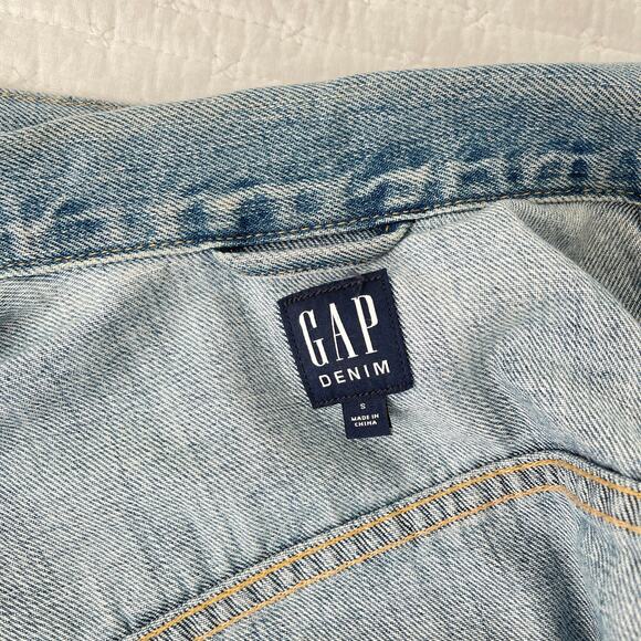 Gap Denim Women's Raw Distressed Hem Cotton Jean Jacket Light Blue Wash Size S - Picture 3 of 5